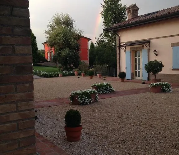 B&B La Vedetta Con Ristorante E Acetaia 카스텔베트로