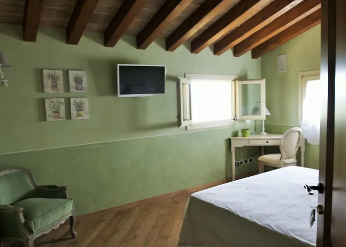 La Vedetta Con Ristorante E Acetaia 4* 카스텔베트로