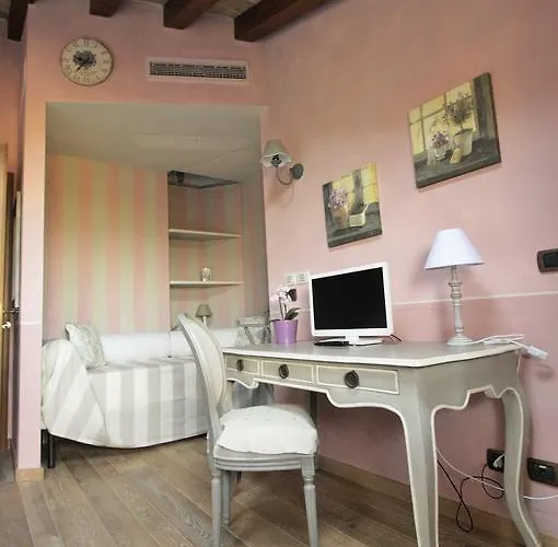 B&B La Vedetta Con Ristorante E Acetaia 카스텔베트로