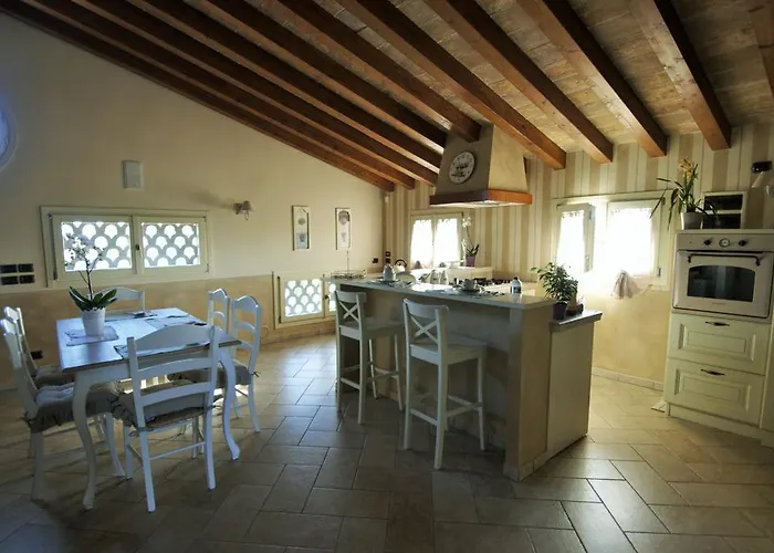 La Vedetta Con Ristorante E Acetaia Frühstückspension Castelvetro di Modena